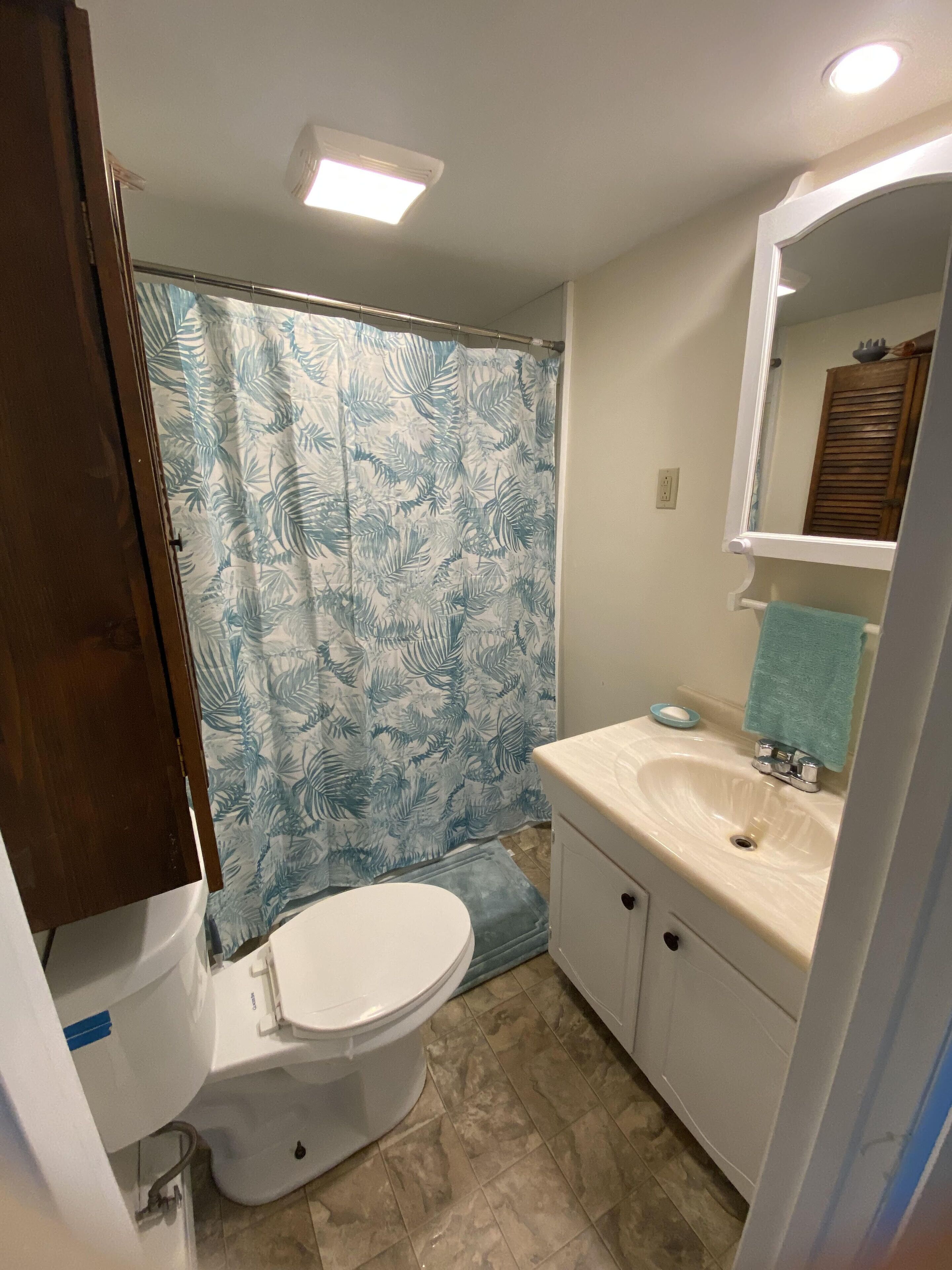 Lovely 2-bedroom apartment with parking on premises