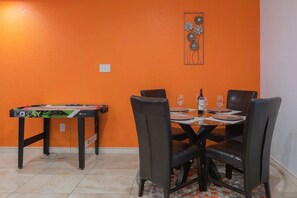 Dining - Orange Paradise#Unique Experience*Outdoor Patio! (San Antonio)