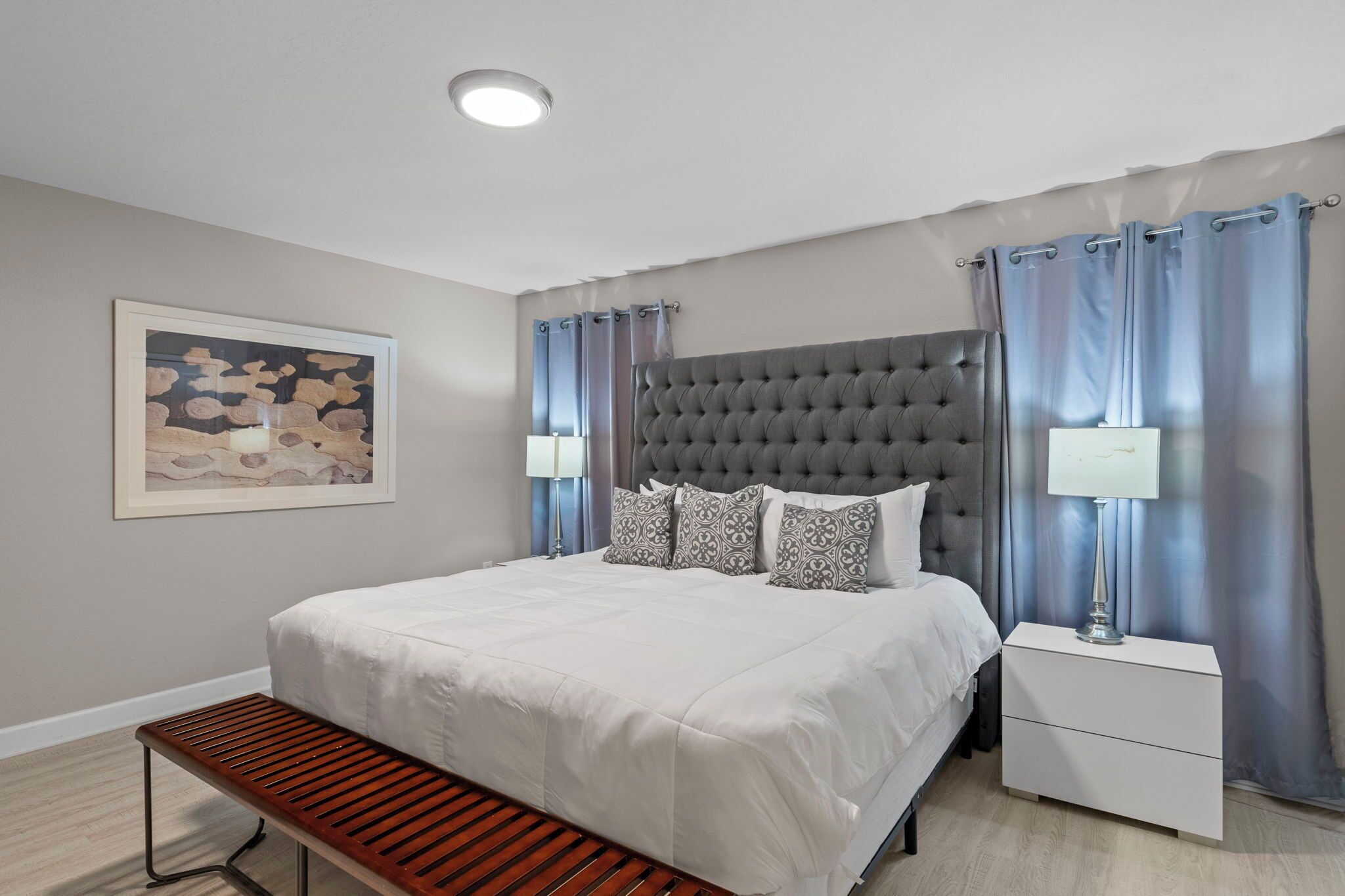 4 bedrooms, desk, iron/ironing board, travel crib