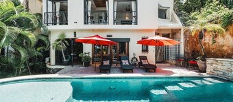 Stunning 4-Storey Oceanside Luxury Vacation Home