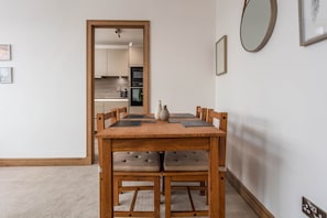 Signature Apartment | Dining room - West Sands - Donnini Apartments (Ayr)