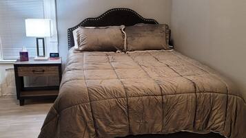 Bureau, fer et planche à repasser, Wi-Fi, literie fournie