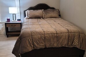 1 bedroom, desk, iron/ironing board, WiFi