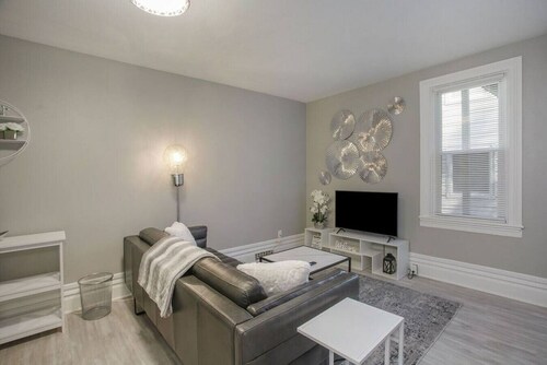 Gold 2- Stunning Retreat