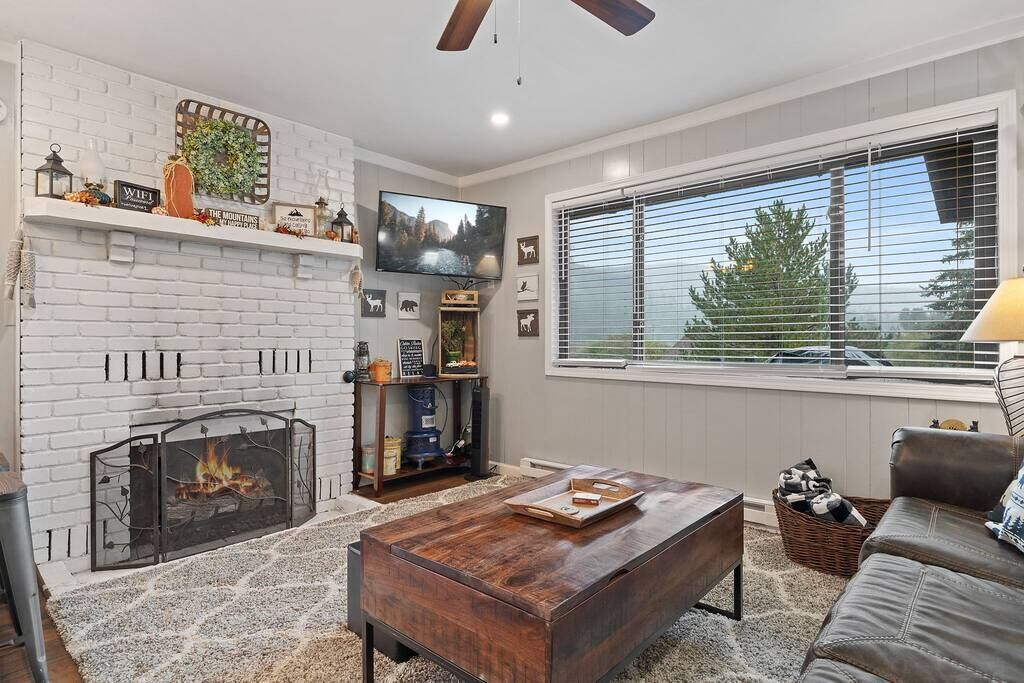 Rustling Pine Cabin S