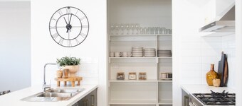 Large 4 bedroom home sleeps 10 guests - on golf course