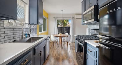 Casa Mestiza- Spacious with Fire Pit, Near Town