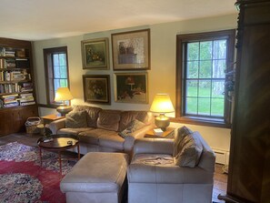 Smart TV, fireplace, stereo, computer monitors