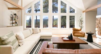 5BR Pikes Peak Estate View- Fire Pit & Hot Tub 331550