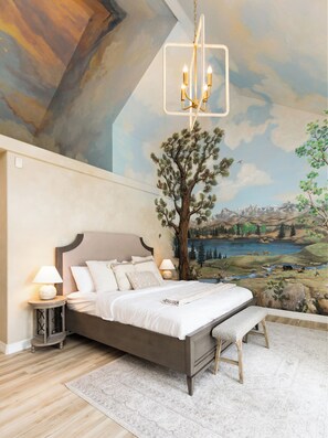 5 bedrooms, desk, travel crib, free WiFi