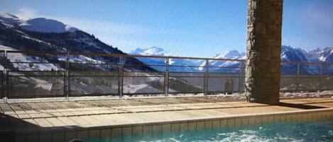 Piscina all'aperto, una piscina riscaldata