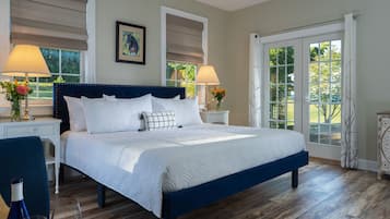Shire Suite, King Bed, Jetted Tub, Private Bathroom | Bộ đồ giường cao cấp, trang trí khác biệt