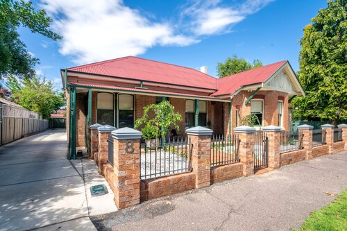 One-Bedroom Apartment on Summer | Neat, Near CBD