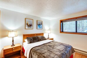3 chambres, fer et planche à repasser, Wi-Fi, draps fournis