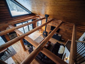 Smart TV, fireplace, stereo - Driftless Escape – Secluded Luxury Lodge on Stream with Hot Tub (Ferryville)