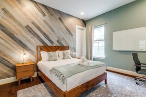 5 chambres, bureau, fer et planche à repasser, lit parapluie