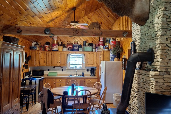 Frigorífic, microones, forn i placa de cuina