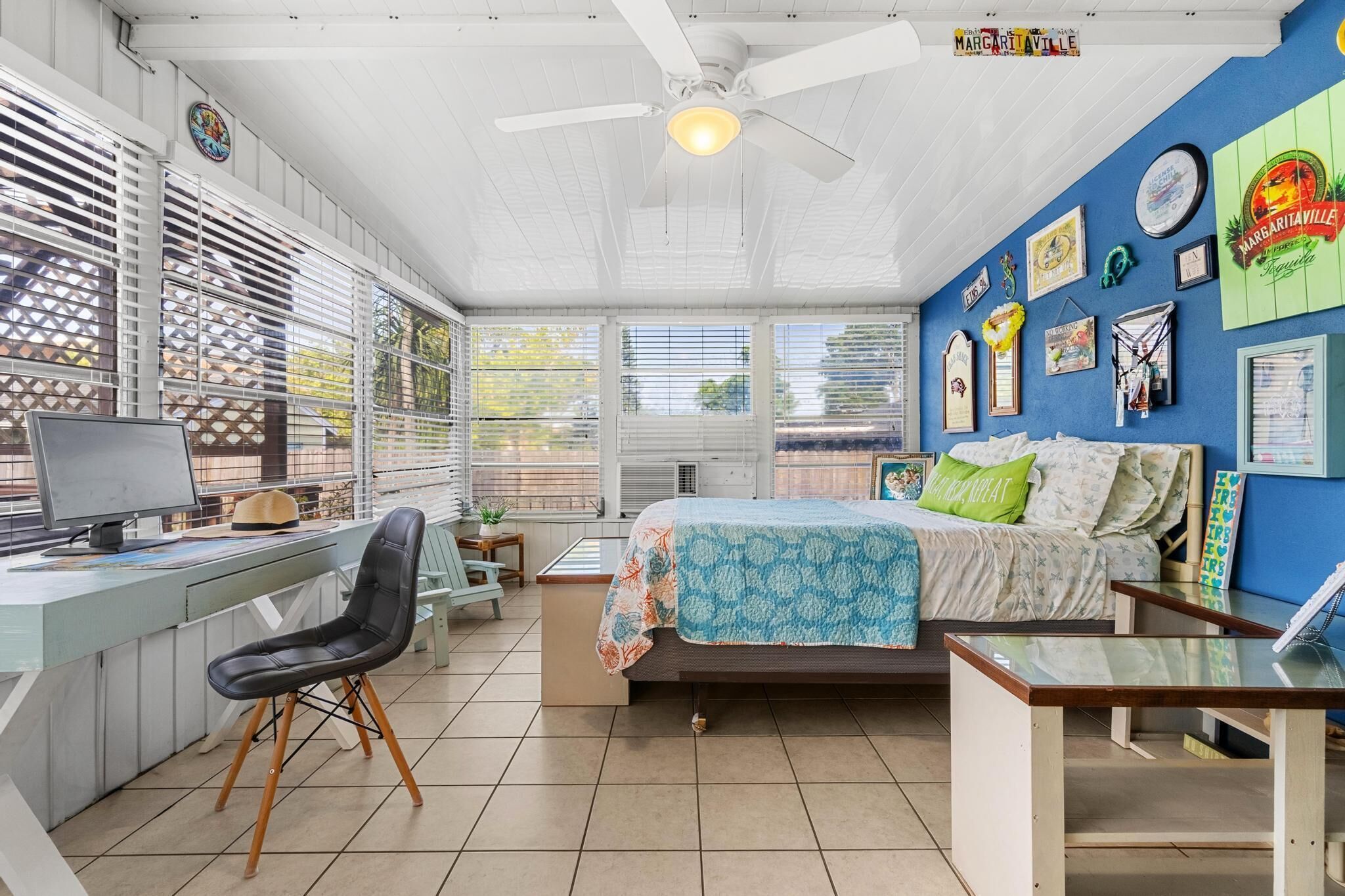 3 bedrooms, desk, iron/ironing board, free WiFi