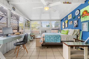 3 bedrooms, desk, iron/ironing board, free WiFi - Vibrant Tropical Escape – Just Minutes from the Beach + Serene, Fenced Yard! (Largo)