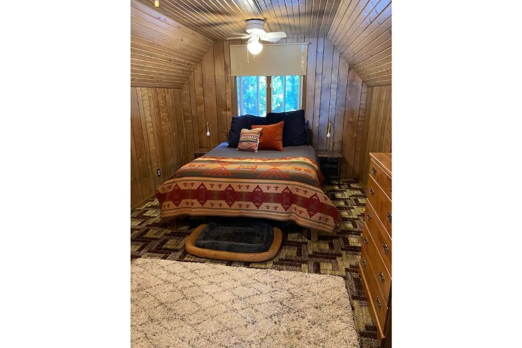 Big A-Frame Lake Front House w/ Kick Ass Views