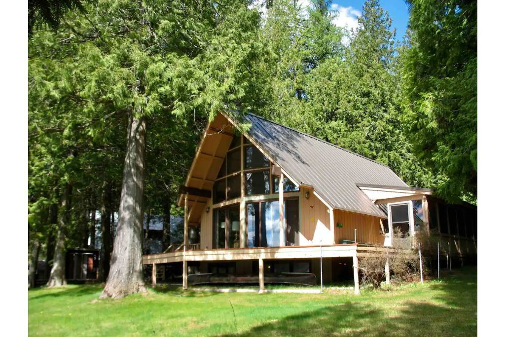 Big A-Frame Lake Front House w/ Kick Ass Views