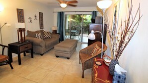 Interior detail - 950 Broadway #103 by Sandy Beach Vacations (Dunedin)