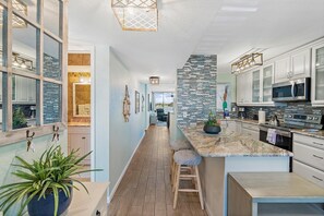 Private kitchen - Bahia Vista by Sandy Beach Vacations (St. Petersburg)