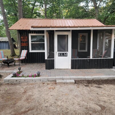 East Tawas 2 bedroom cabin