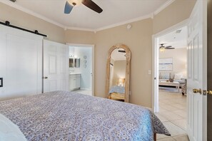 Condo, 1 Bedroom