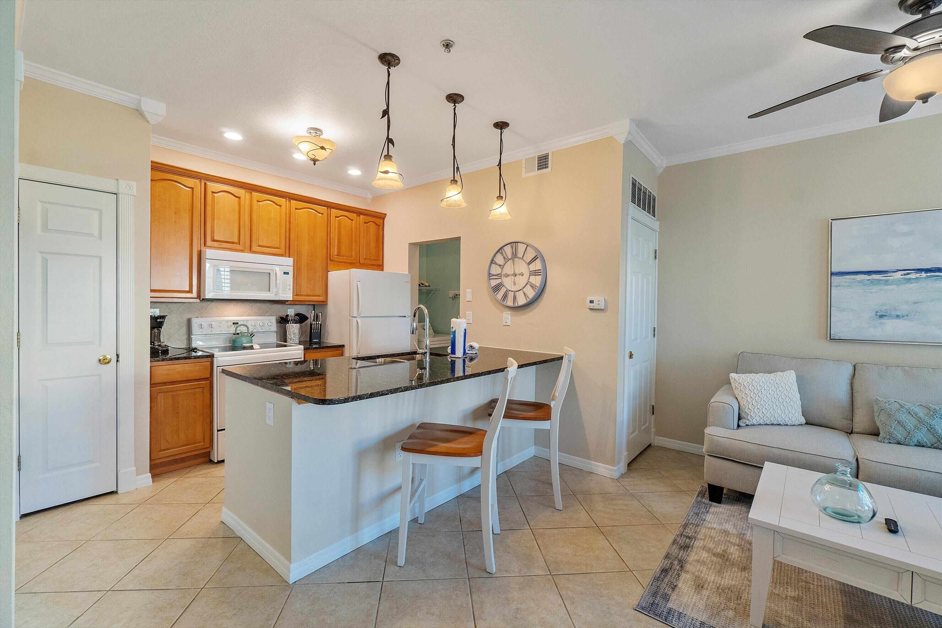 Condo, 1 Bedroom | Private kitchen | Oven, dishwasher, dining tables