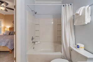 Apartment, 1 Schlafzimmer | Badezimmer