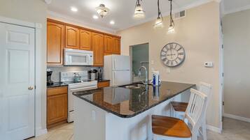 公寓客房, 1 間臥室 | 私人廚房 | 烤箱、洗碗機、餐桌