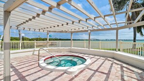 Spa - Bahia Del Mar by Sandy Beach Vacation Rentals (St. Petersburg)