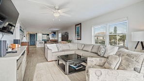 Condo, 2 Bedrooms | Living room
