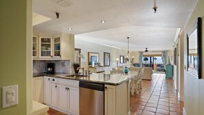 Appart'hôtel, 2 chambres | Cuisine privée