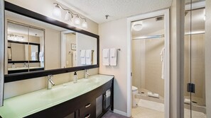 Bathroom - Palma Del Mar by Sandy Beach Vacations (St. Petersburg)