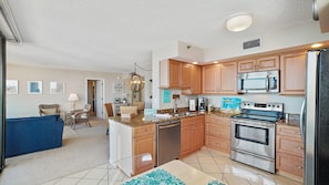 Condo, 2 Bedrooms | Private kitchen