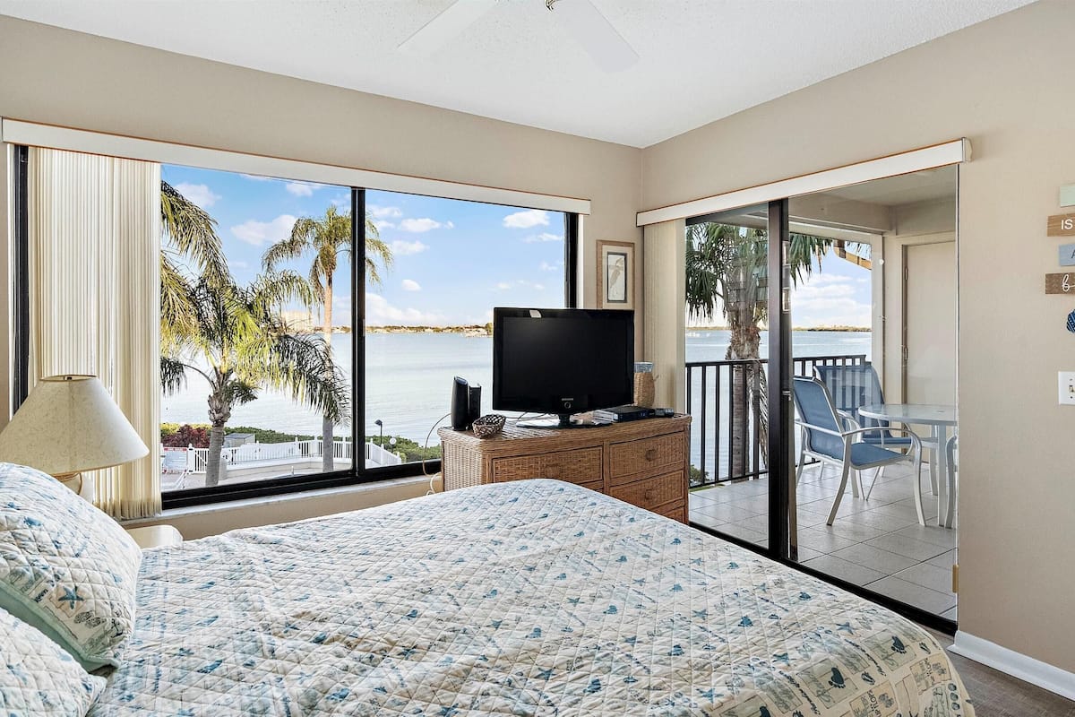 Condo, 2 Bedrooms | Individually decorated, individually furnished