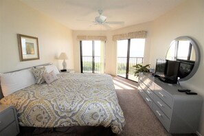 Room - Land's End by Sandy Beach Vacations (Treasure Island)