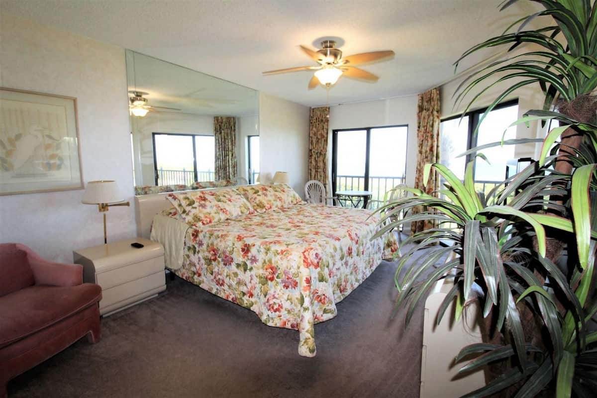 Condo, 2 Bedrooms