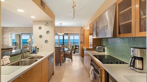 Appartamento, 2 camere da letto | Cucina privata | Forno, piano cottura, lavastoviglie, tavolo da pranzo