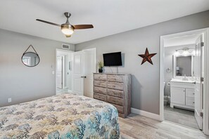 Condo, 2 Bedrooms