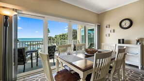 Oven, dishwasher, dining tables - San Remo by Sandy Beach Vacations (Redington Shores)