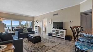 Living room - San Remo by Sandy Beach Vacations (Redington Shores)