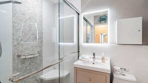 Appartement, 1 slaapkamer | Badkamer | Handdoeken