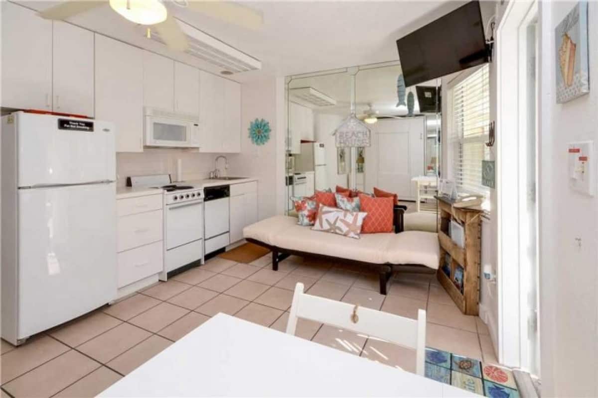 Studio, Multiple Beds | Individually decorated, individually furnished