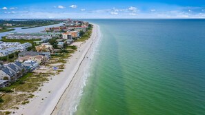 On the beach - Sand Caslte by Sandy Beach Vacations (Indian Shores)