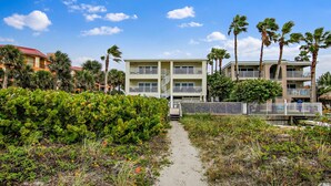 Unclassified image, 4 of 87, button - Sea Side by Sandy Beach Vacations (Indian Rocks Beach)