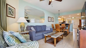 Living room - Sunset Vistas 610n by Sandy Beach Vacations (Treasure Island)