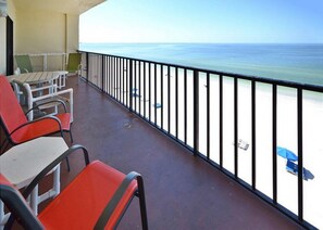 Condo, 3 habitaciones | Balcón